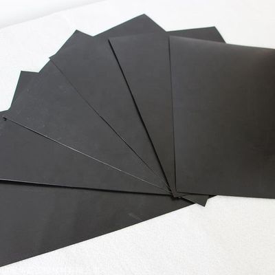 Geomembrana HDPE de diseño industrial en negro para tanque de lago artificial impermeable