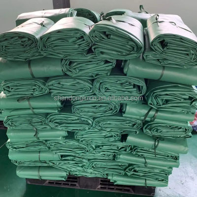 Hojas acabadas de lonas recubiertas de PVC impermeables perfectas para cubrir camiones y camiones