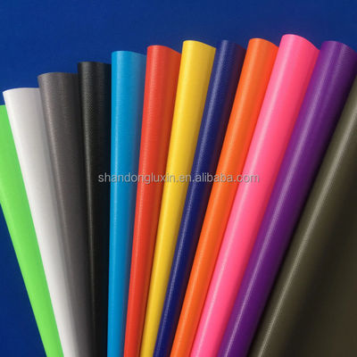 Tarpa laminada de PVC recubierta Tarpa impermeable para cubierta de camión para sombrillas al aire libre