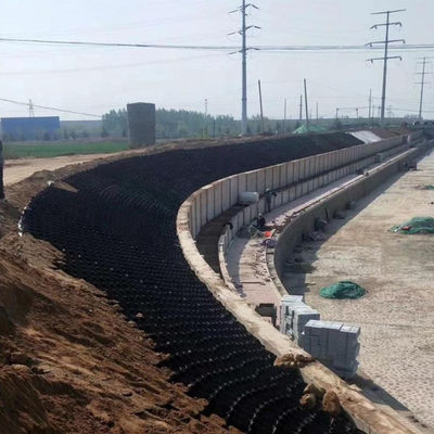 Geocell de plástico HDPE para la protección de pendientes en la red de tierra del hotel de color negro Geocell