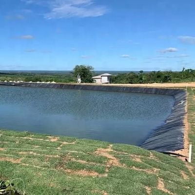 Muestra proporcionada Geomembrana de HDPE para el embalse del lago, el revestimiento de la presa, la piscina, la granja pesquera y el estanque