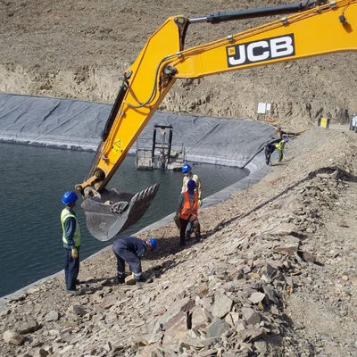 Geomembrana verde para estanqueidad artificial del tanque del lago Revestimiento de presa HDPE personalizado