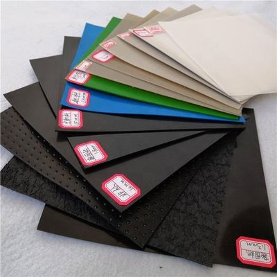 Materiales geosky de HDPE para piscifactorías de estanque de limpieza longitud 50-100m negro geomembrana impermeable