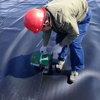 Geomembrana de HDPE agrícola de 50-200m de longitud para el revestimiento de estanques de pescado en aplicaciones agrícolas