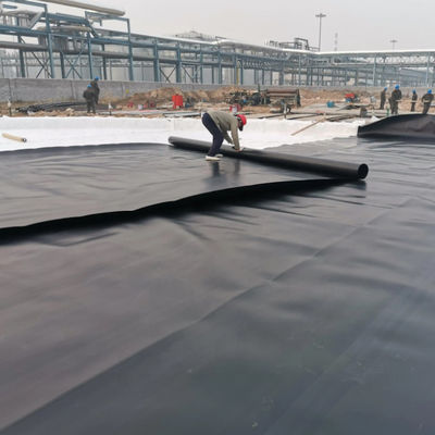Geomembrana HDPE para estanques de peces y vertederos en estilo de diseño industrial con superposición