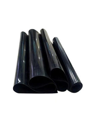 0.5mm 1.0mm 1.5mm 2.0mm Geomembrana negra para estanques de peces longitud del revestimiento de fondo 50-200m