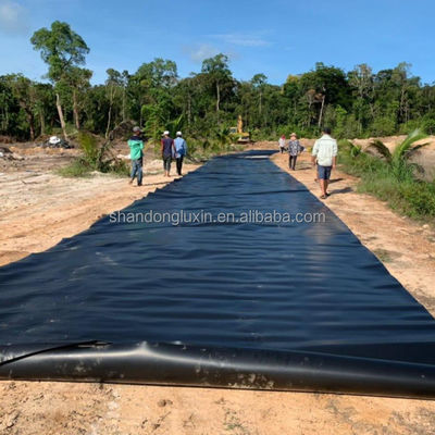Geomembrana de 1-6m de ancho para estanques de peces al aire libre Prefabricada resistente a los ácidos y alcalinos