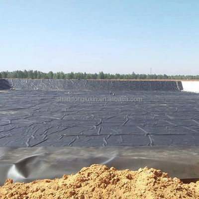 Geomembranas lisas para la protección de pendientes en vertederos prefabricados en exteriores