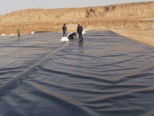 Geomembrana prefabricada de HDPE para revestimiento impermeable en piscinas y piscinas paisajísticas