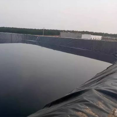 Geomembrana lisa de HDPE negro estándar ASTM GRI-GM13 para vertederos y estanques de peces