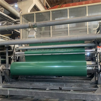 Tarpa verde tejida resistente a los rayos UV y a la humedad para cubrir objetos exteriores