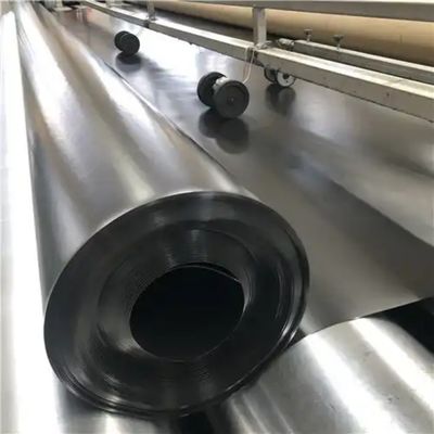 suministra directamente geomembrana HDPE de 1,5 mm y 2,0 mm para proyectos al aire libre resistente a las perforaciones