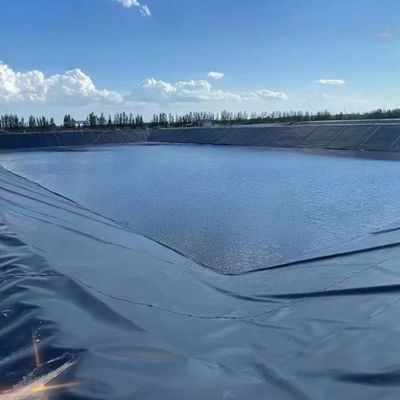 Diseño moderno Geomembranas lisas prefabricadas de HDPE para estanques de pescado 0,5 mm 1 mm para tanques de almacenamiento de agua