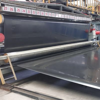 Geomembrana de HDPE lisa e impermeable para el revestimiento de estanques de peces en estilo de diseño industrial
