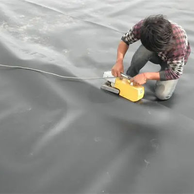 1-6m de ancho Geomembrana lisa de HDPE para la limpieza de estanques de peces
