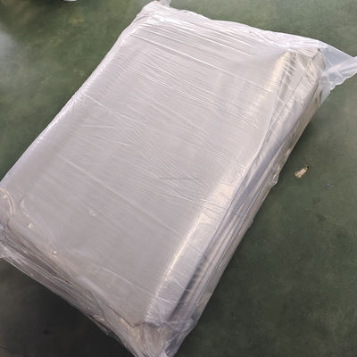 Tarpaulín revestido de PE resistente a los rayos UV en gris plateado para protección impermeable Ancho 2-11m