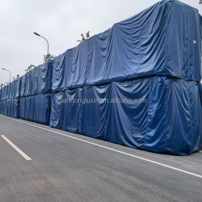 El material utilizado para la fabricación de los tejidos de acero es el acero.